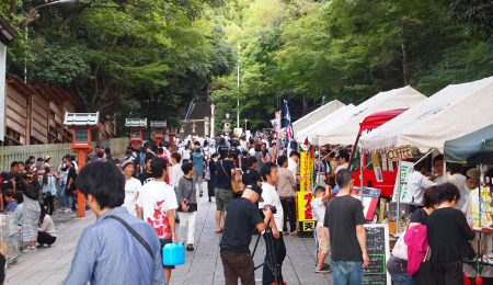 おいしいもん市風景